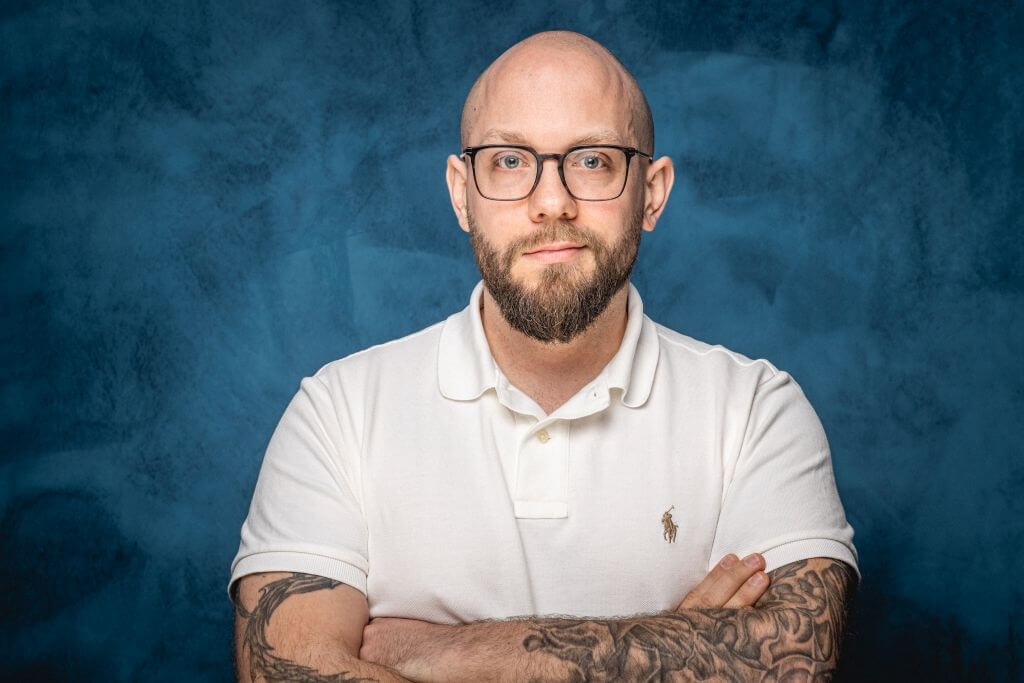 Elektrogutachter Pink Fox Sachverständigenbüro für Elektrotechnik und Photovoltaik Geschäftsführer Dennis Micks